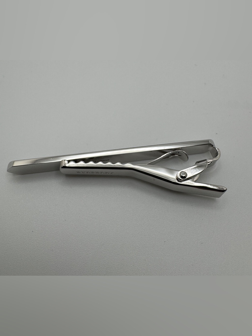 NWOT Burberry Silver and Black Striped Tie Clip - Picture 6 of 13